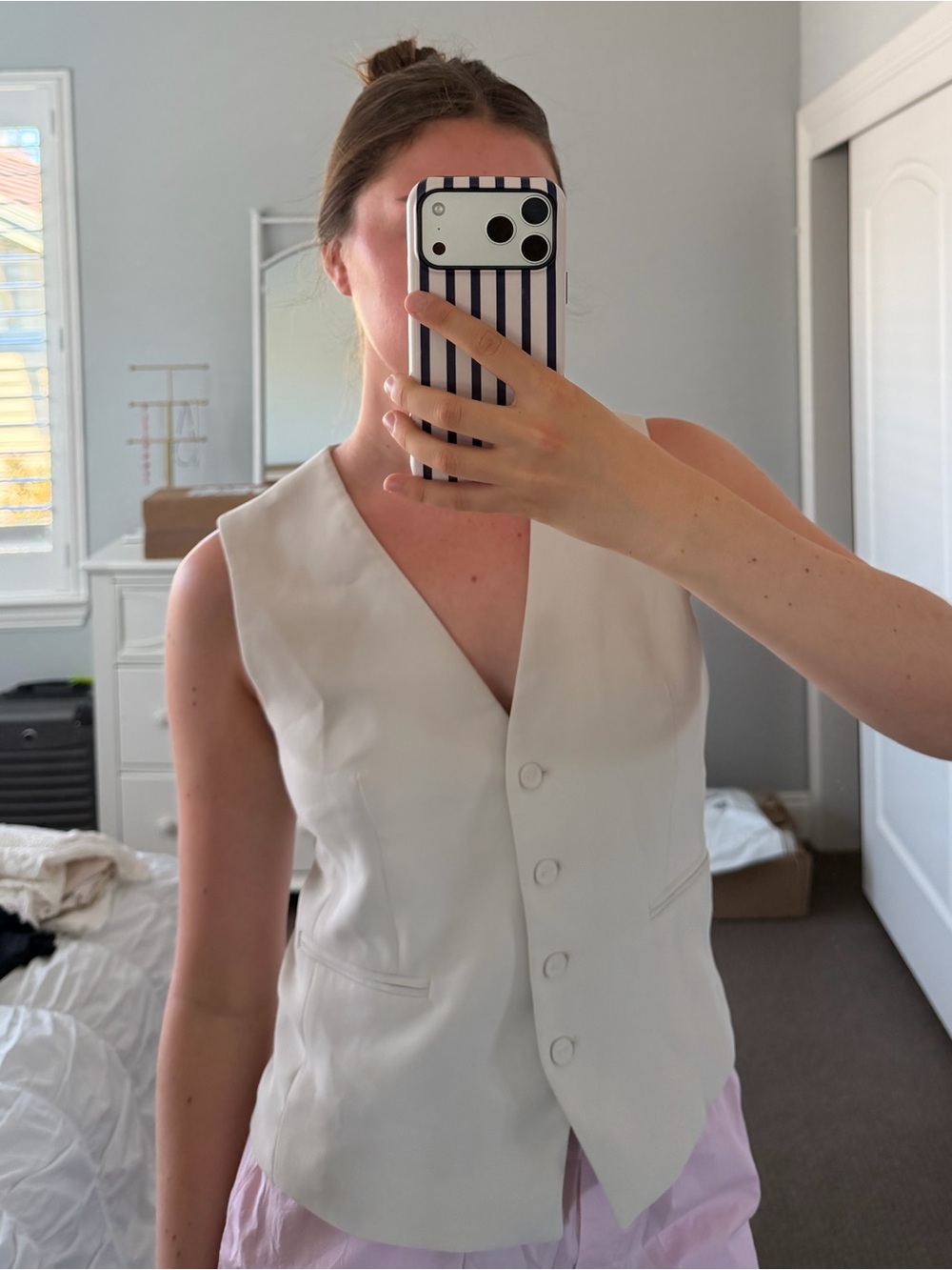 Women’s H&M Cream Sleeveless Button Vest